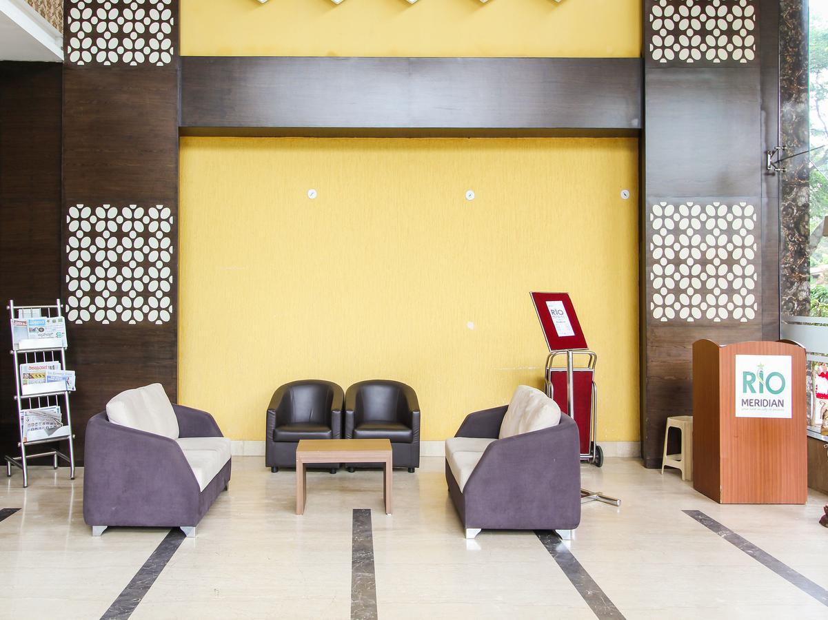 Rio Meridian Hotel Mysore Exteriör bild