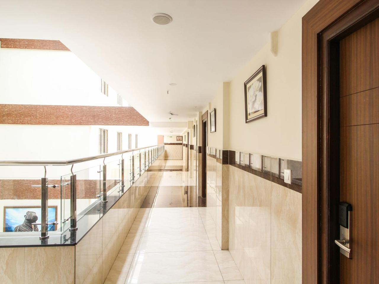 Rio Meridian Hotel Mysore Exteriör bild