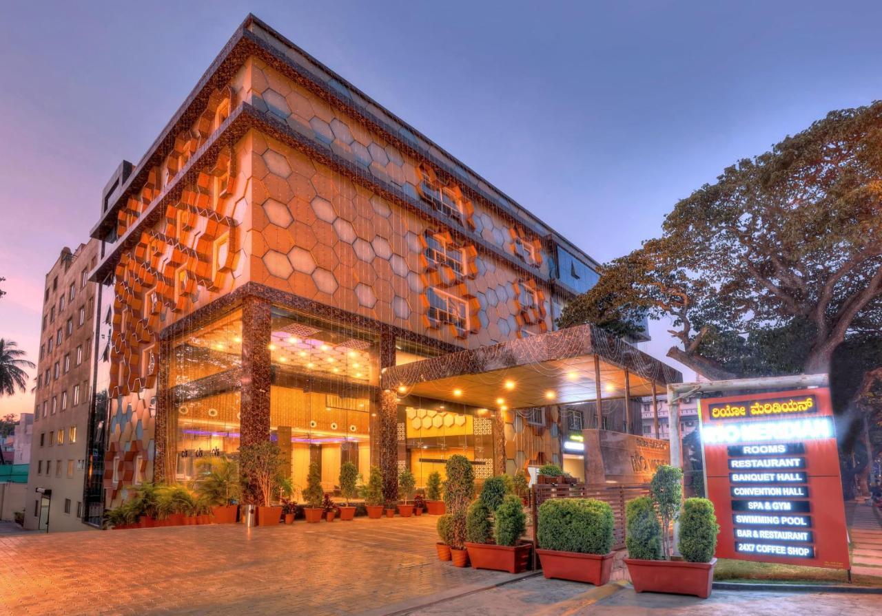 Rio Meridian Hotel Mysore Exteriör bild